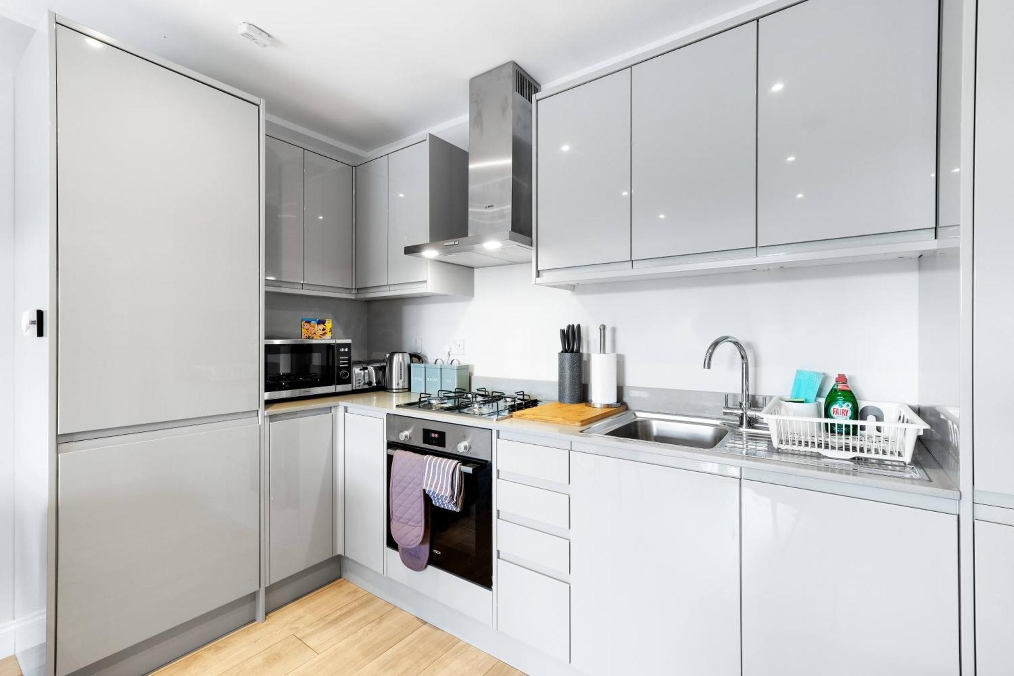 2 Bedroom Penthouse With Parking High Wycombe By 360Stays Buitenkant foto