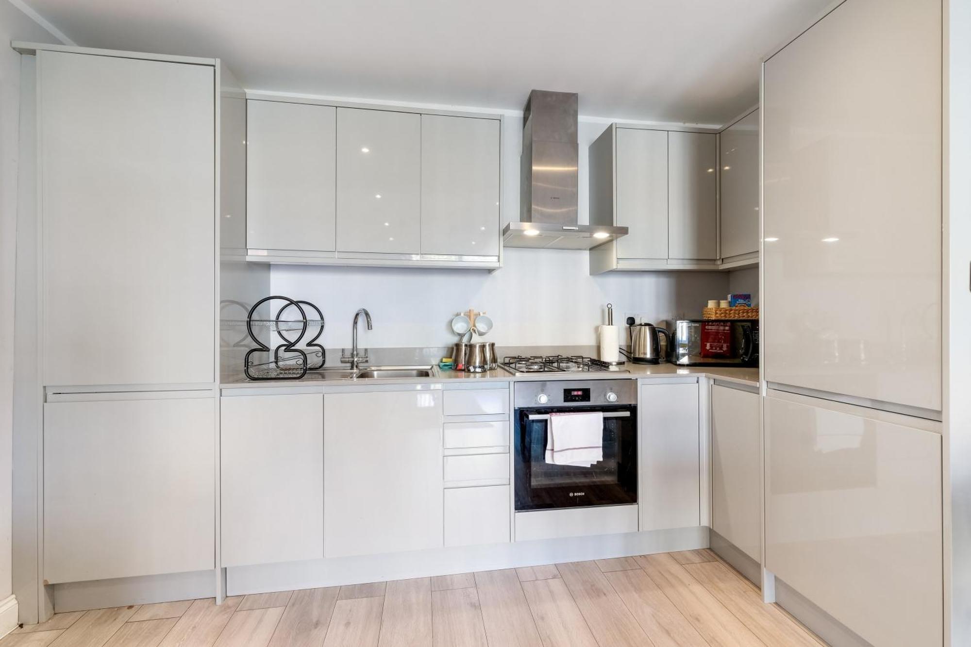 2 Bedroom Penthouse With Parking High Wycombe By 360Stays Buitenkant foto